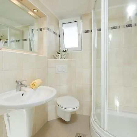 And Mlikota * Promajna